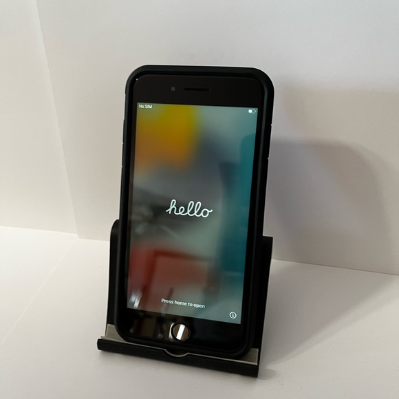 Apple iPhone 8 Plus 64 GB
in Space Gray for Unlocked
100% Battery Capacity - Picture 7 of 16